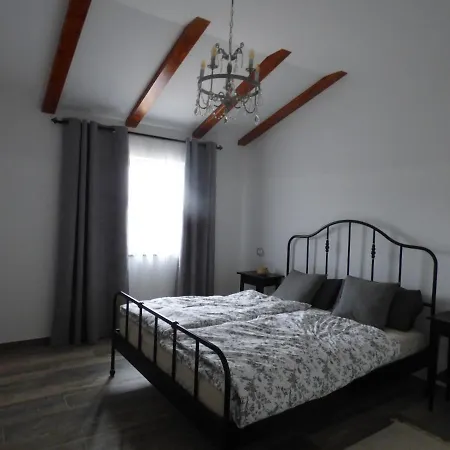 Hisa Sterna - Well House * Zgornje Skofije