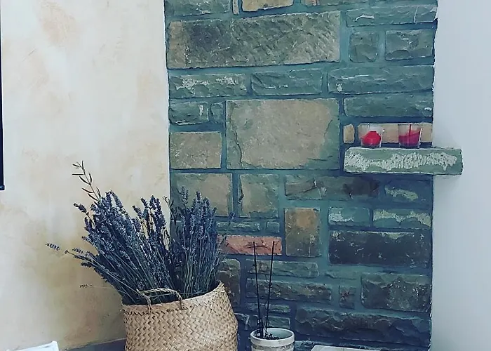 Hisa Sterna - Well House